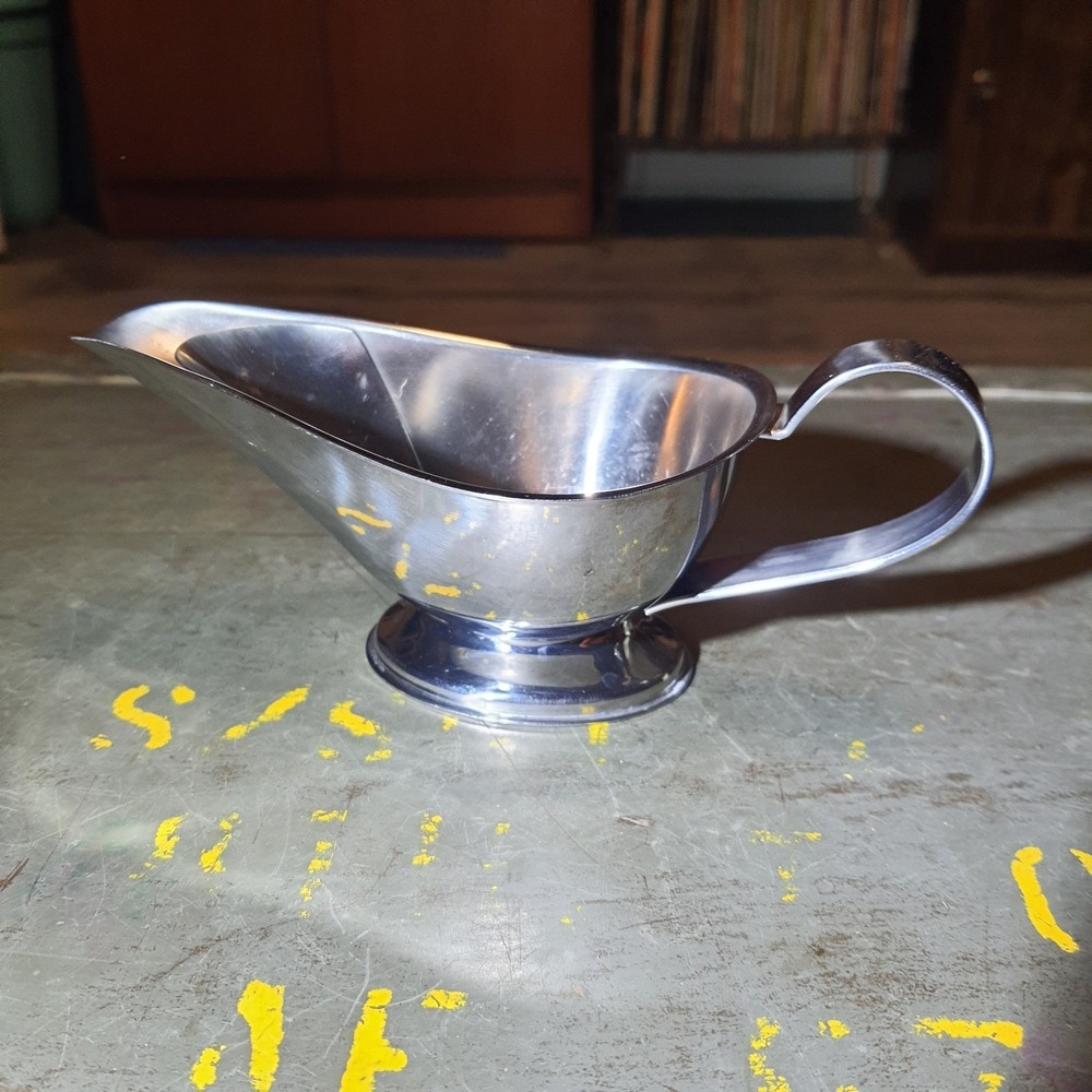 Vintage Classic Versatile Stainless Steel Silver Tone Pedestal Gravy Boat Italy